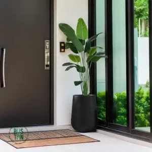 צמח ציפור גן עדן מלאכותי בגובה 2.1 מטר בכד פיראוס